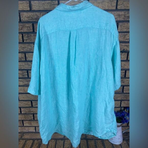 Two Roundtree & York linen button ups - Picture 4 of 8